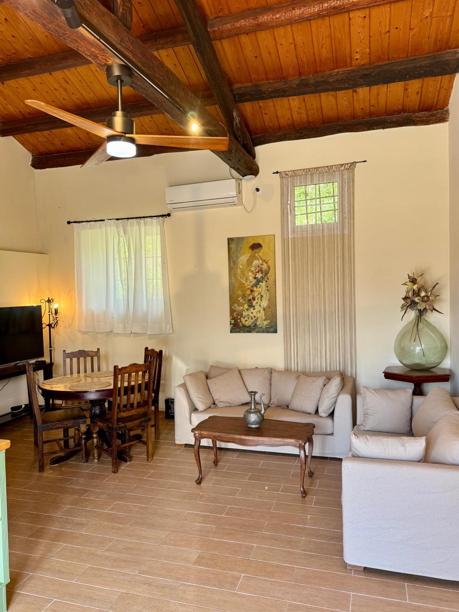 Marcora'S Historical Estate Guest House Strongyli  Exterior photo
