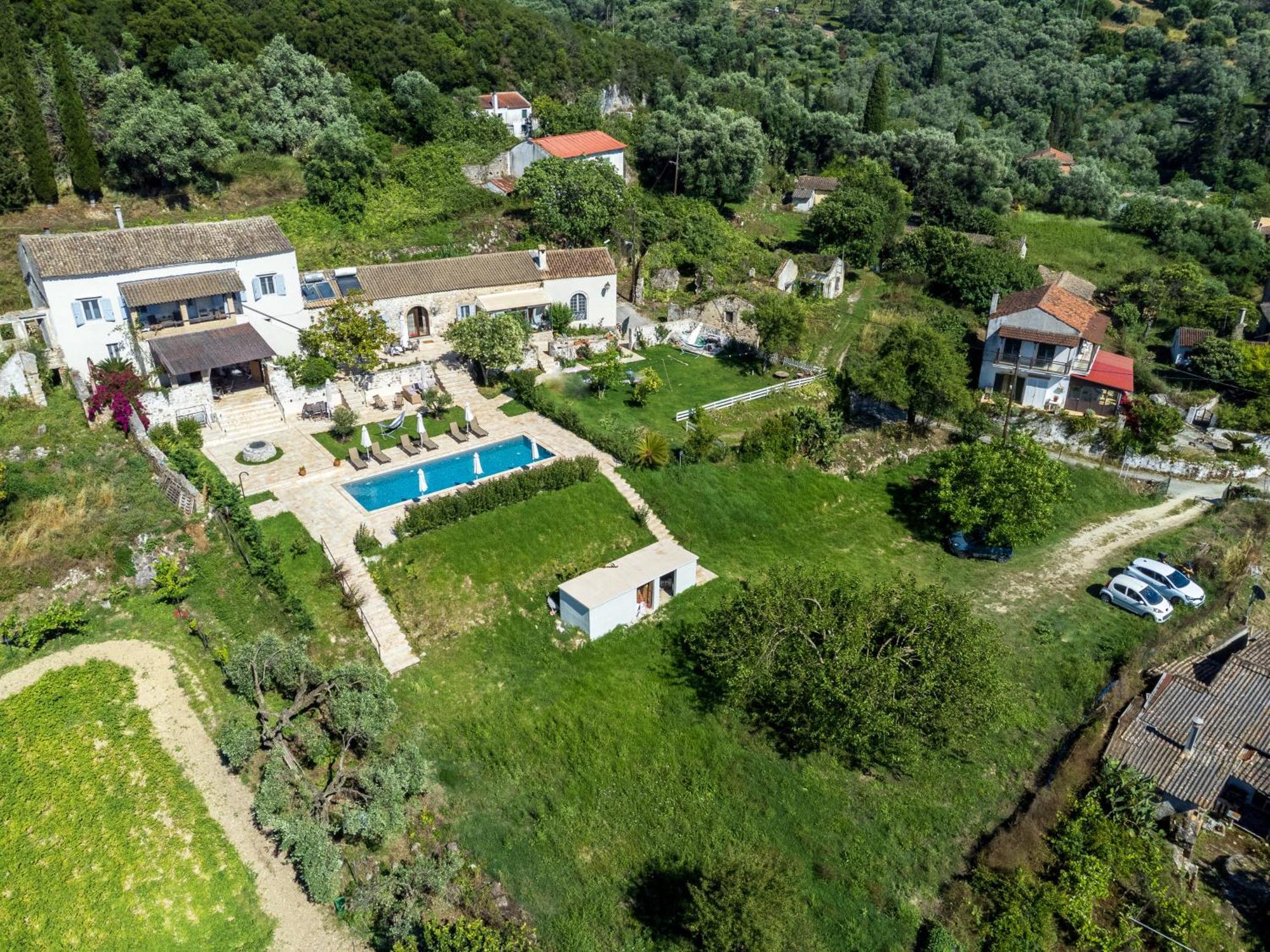 Marcora'S Historical Estate Guest House Strongyli  Exterior photo